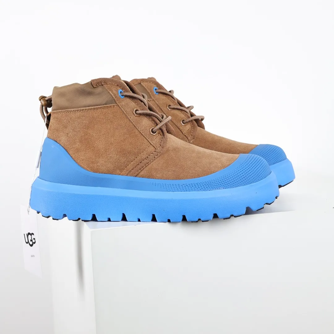 Pick up locally 💰660 Core recommendation Good price It is a very suitable choice for keeping warm in winter and at home. In the new year, uug launched a series of styles, which are partial to the preferences of young consumers and have also moved to the forefront of fashion trends. Shoe body material Water-repellent coated suede upper 17mm UGGPURE™ implantable wool insole Lightweight non-slip comfortable rubber outsole With brand LOGO trademark Comes with a full set of packaging Size: 35 36 37 38 39 40 41 42 43 44 45